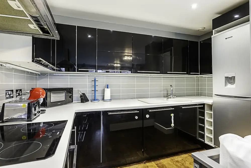 Modern 2-bed Flat, Bethnal Green - photo 15
