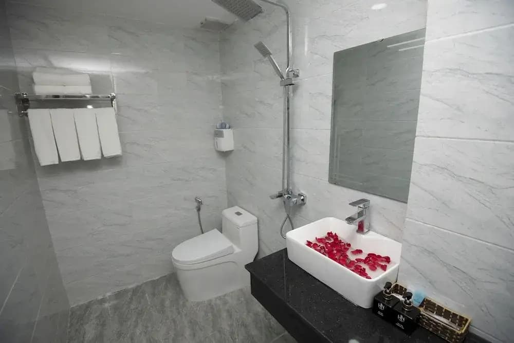 OYO 1180 Huy Ngoc Hotel - photo 9
