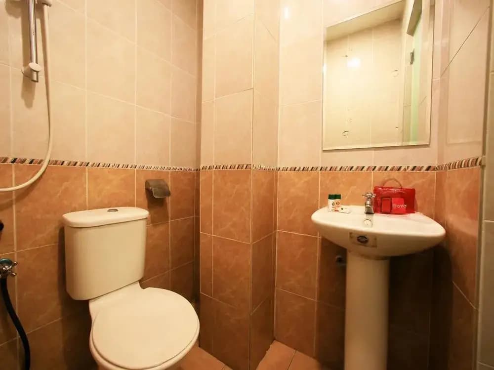 Easy Hotel Ampang - photo 9