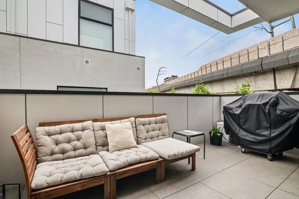 Chic Home With BBQ & Outdoor Dining - photo 9