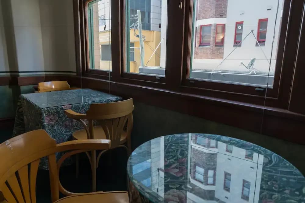 O'Malley's Hotel - photo 10