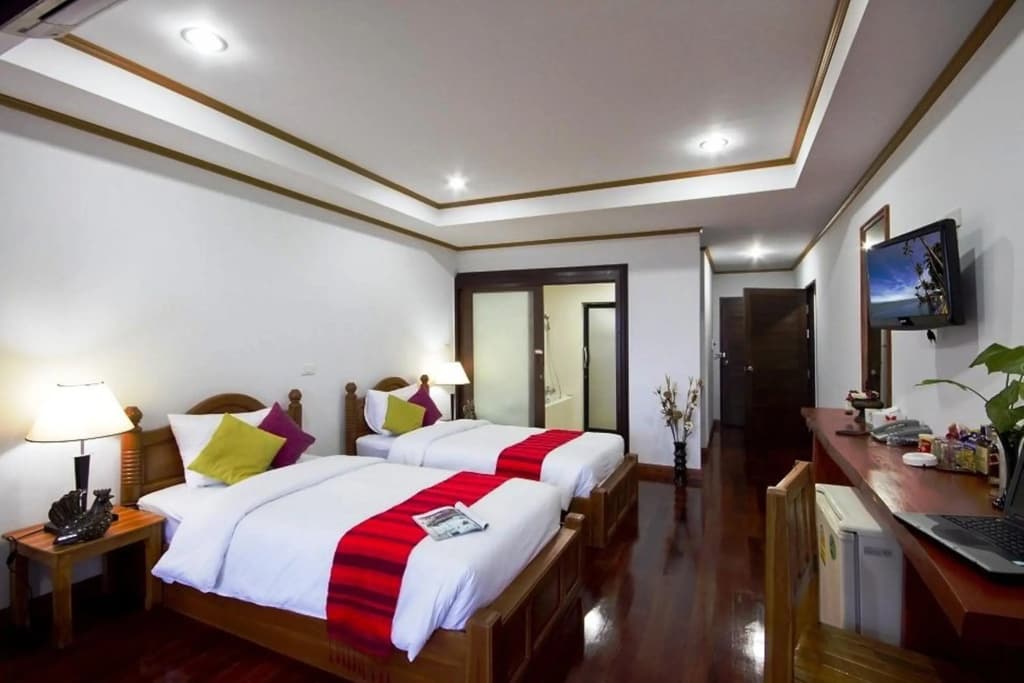 Lipa Bay Resort - photo 3