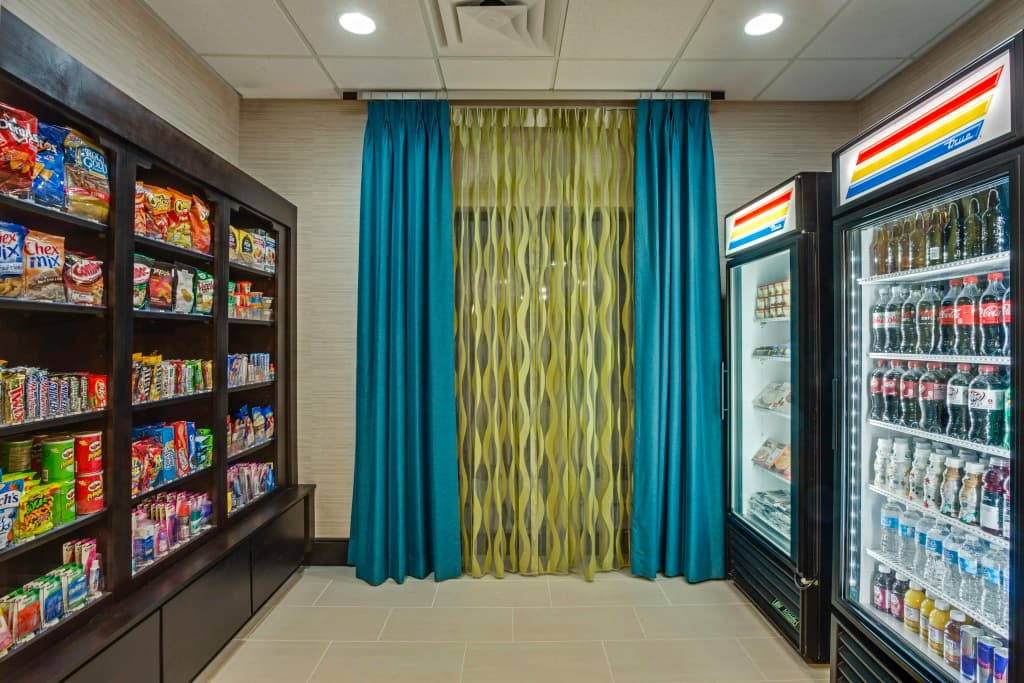 Holiday Inn Express & Suites Orlando East - UCF Area by IHG - photo 23
