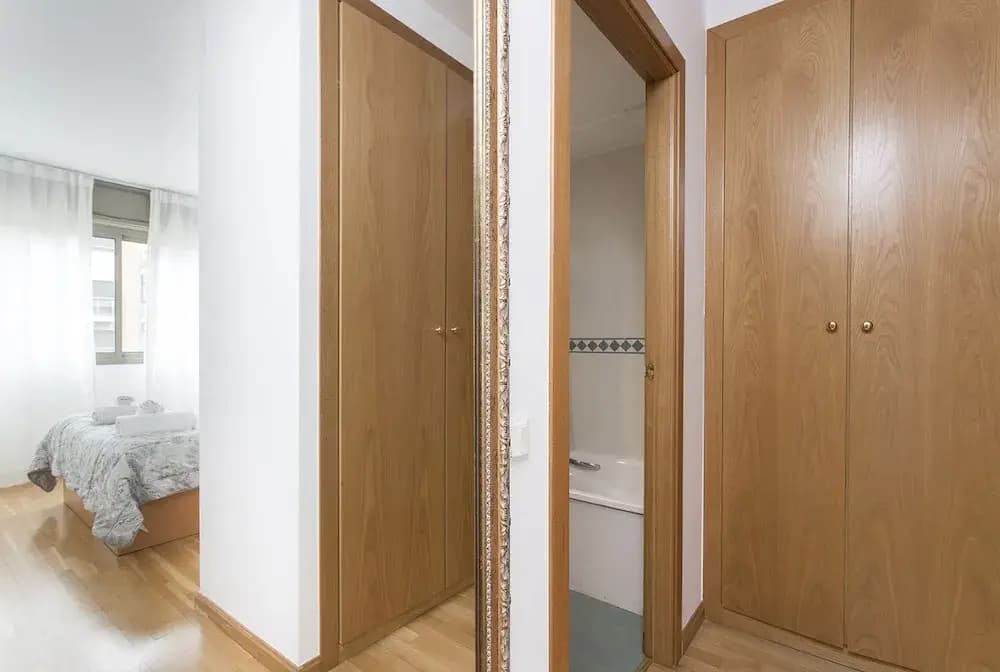 1317 - Modern Forum Apartment - photo 2