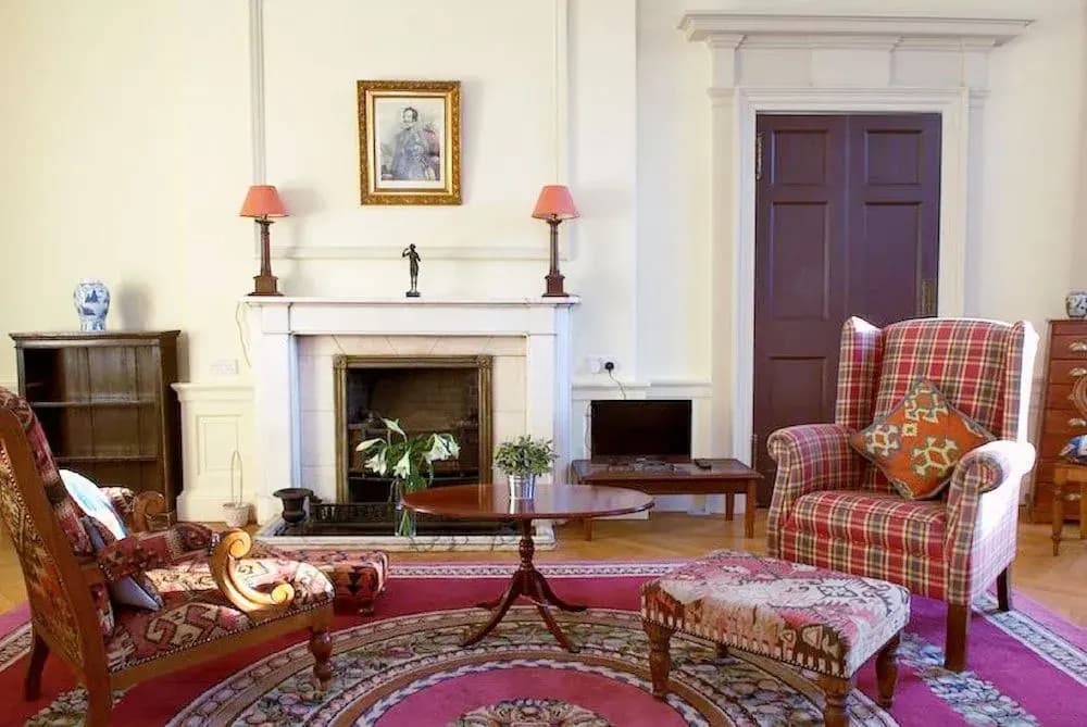Classy Historic Edinburgh Apartment - photo 2