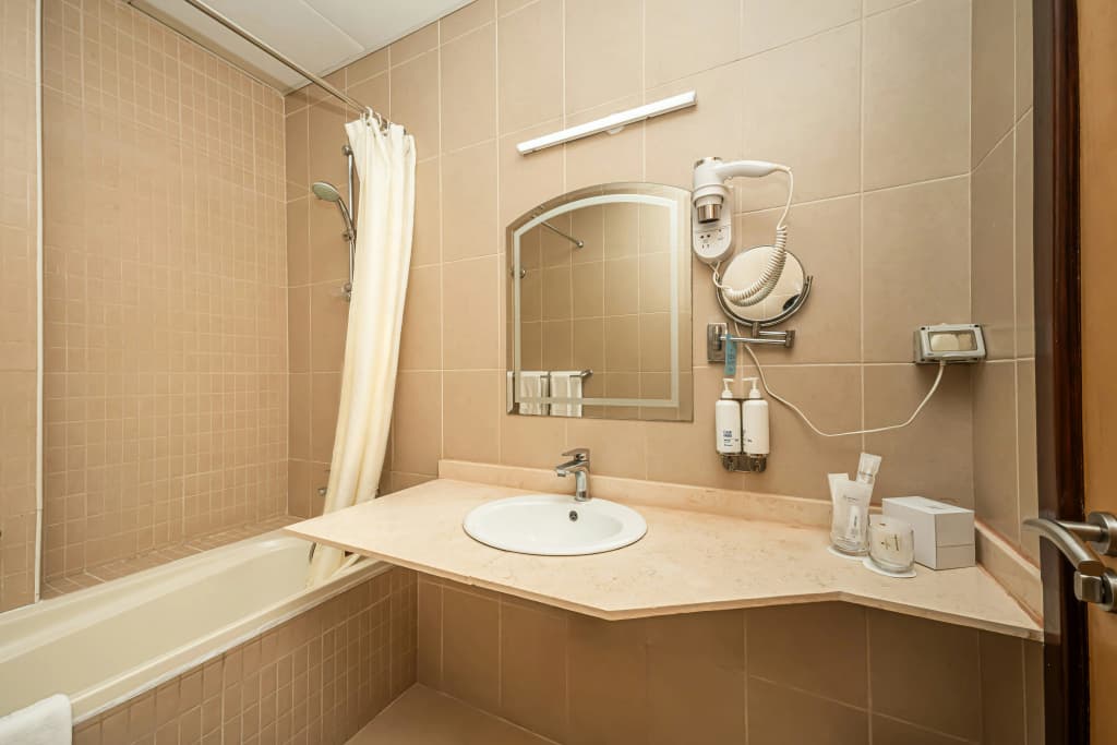 Kingsgate Hotel Doha by Millennium Hotels - photo 9