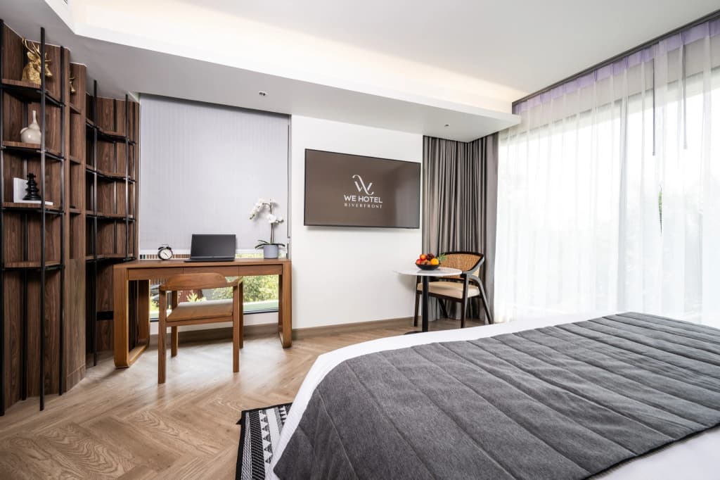We Hotel Riverfront - photo 18