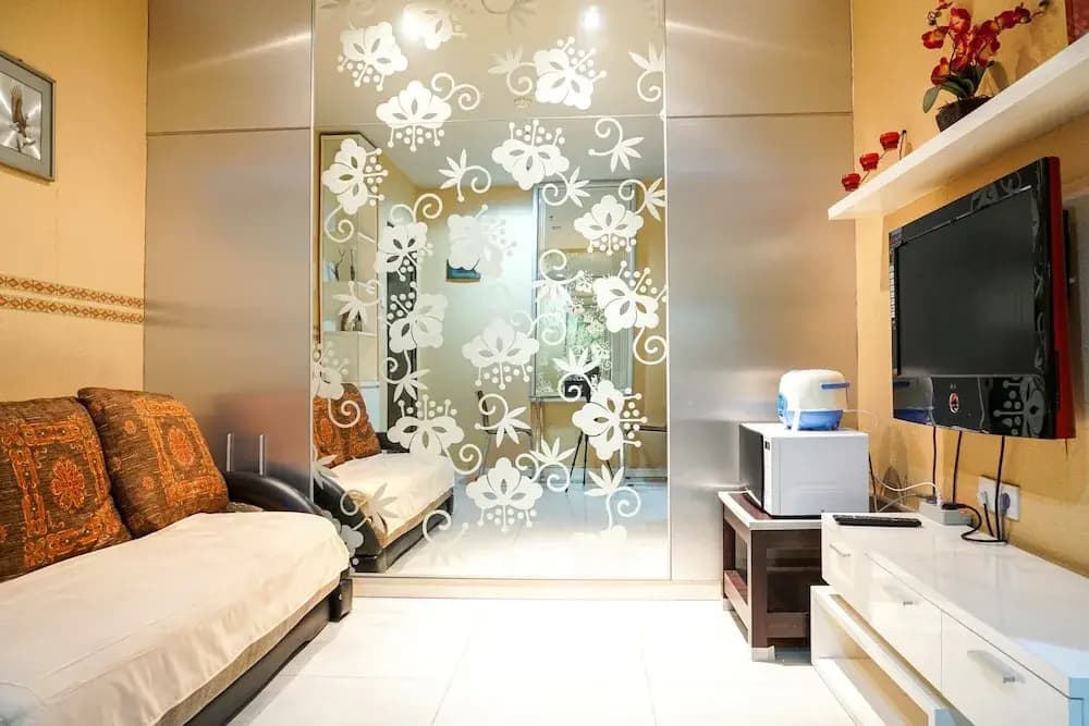 1BR Apartment at Cosmo Mansion near Grand Indonesia - photo 3