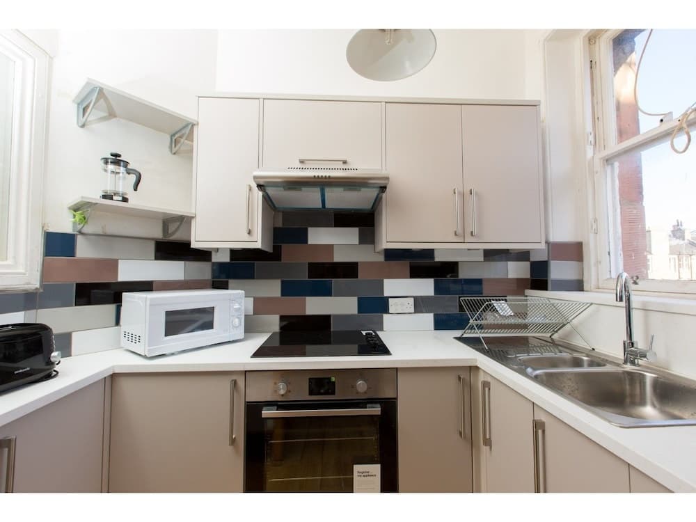 Spacious 1BR Flat With View in Edinburgh -sleeps 4 - photo 12