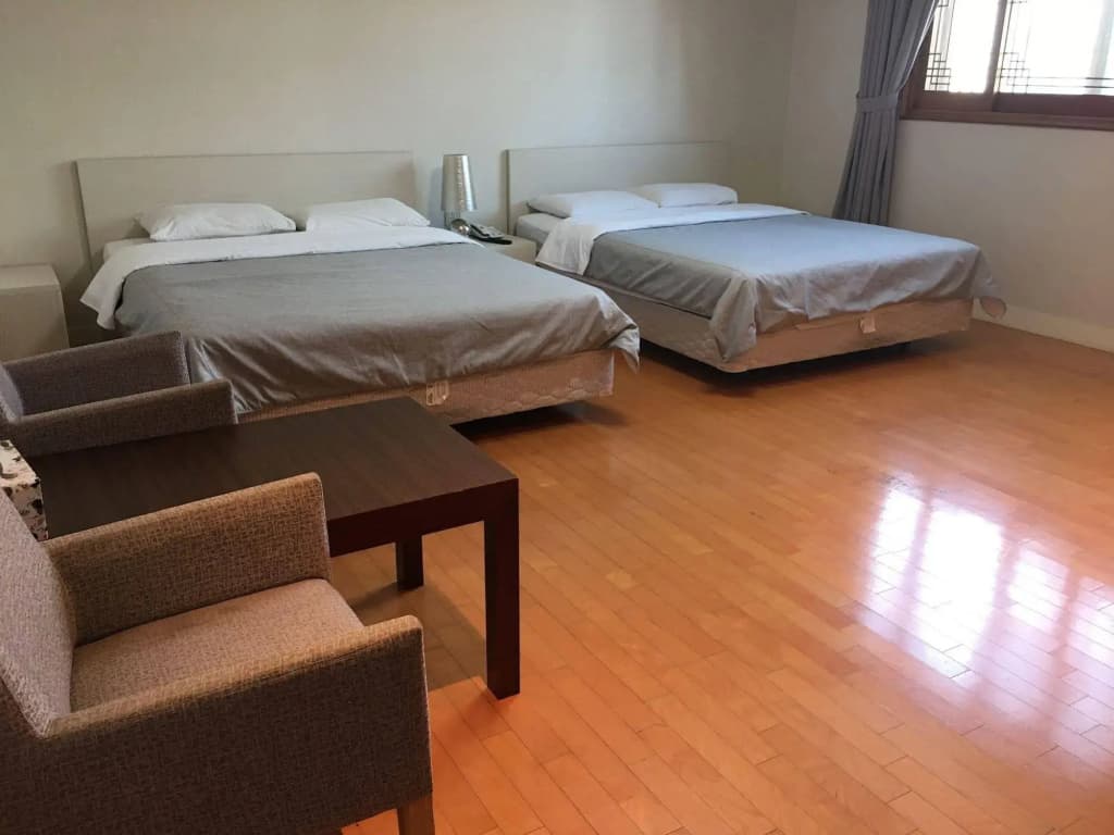 Gogoong Hotel - photo 4