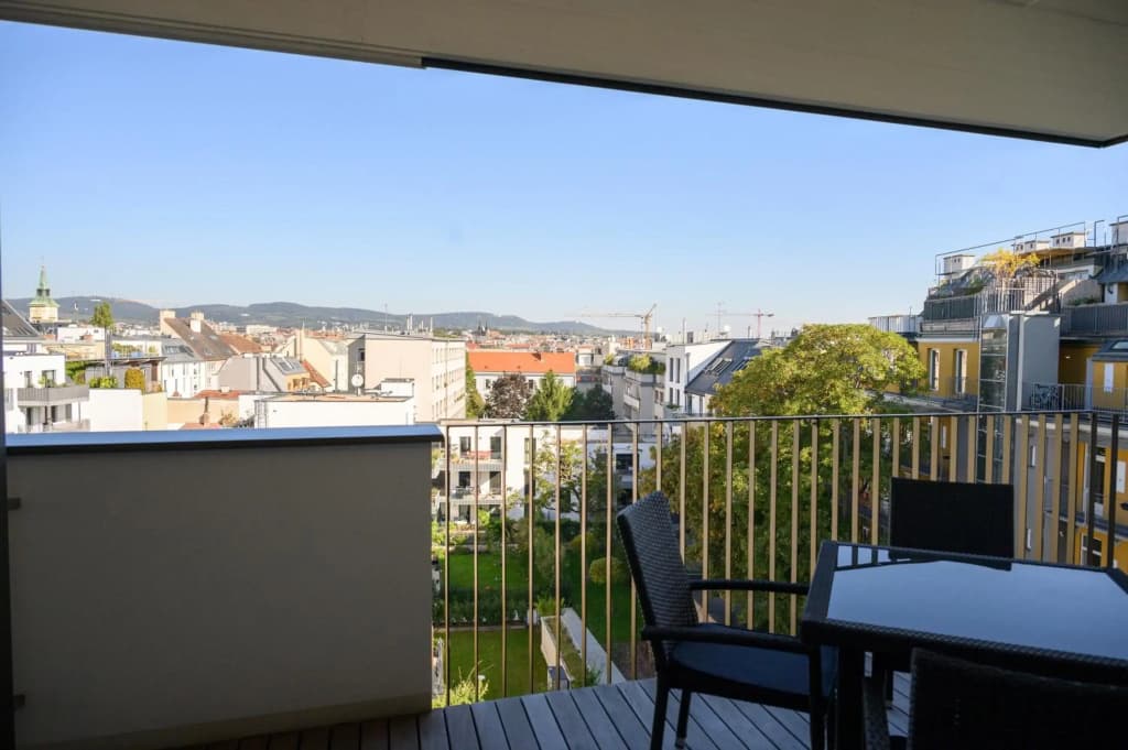 Vienna Sunny Side Up Apartments - photo 4