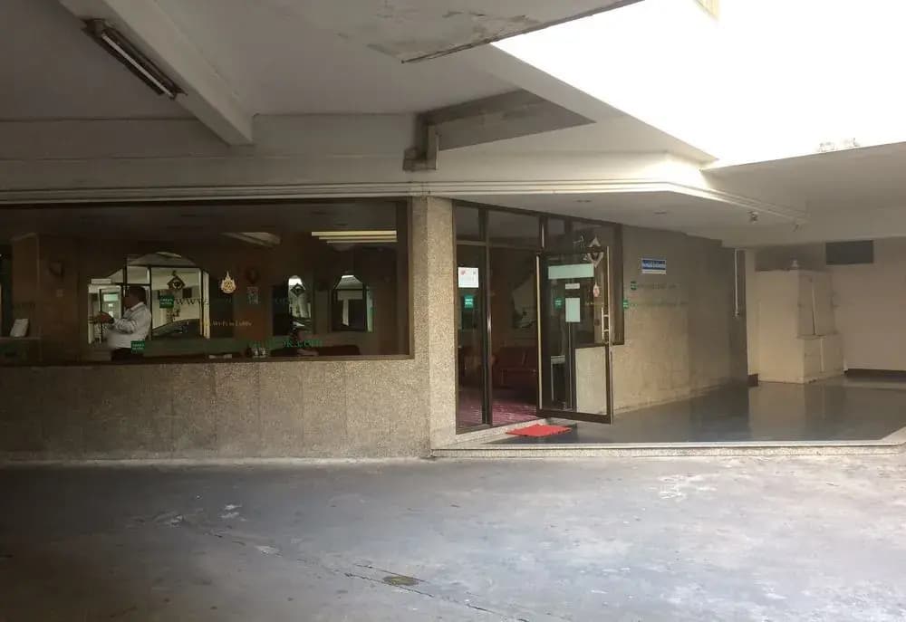 Green Hotel - photo 11