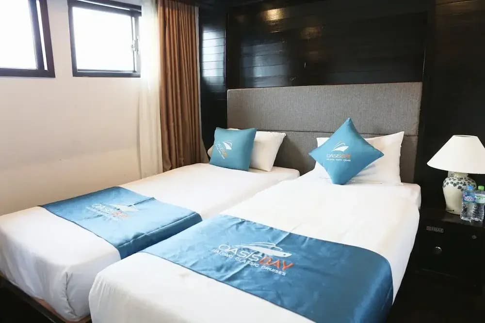 Oasis Party Cruise - photo 2