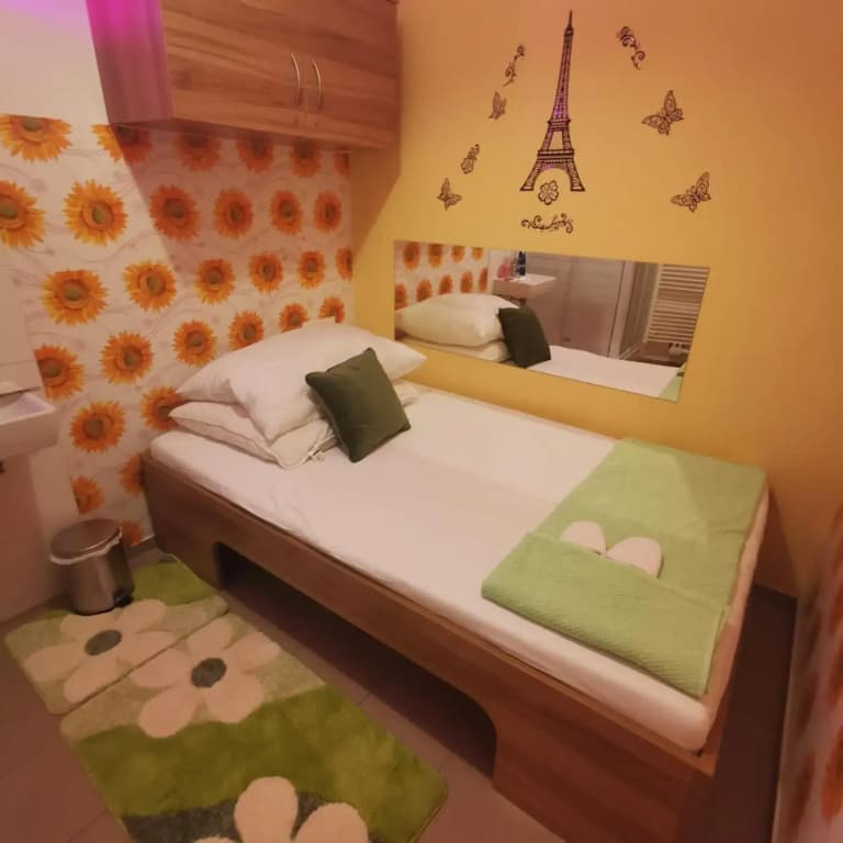 Elisabeth Hostel - photo 6
