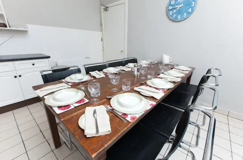 Spacious, Elegant 4BR New Town Flat For 9 - photo 19