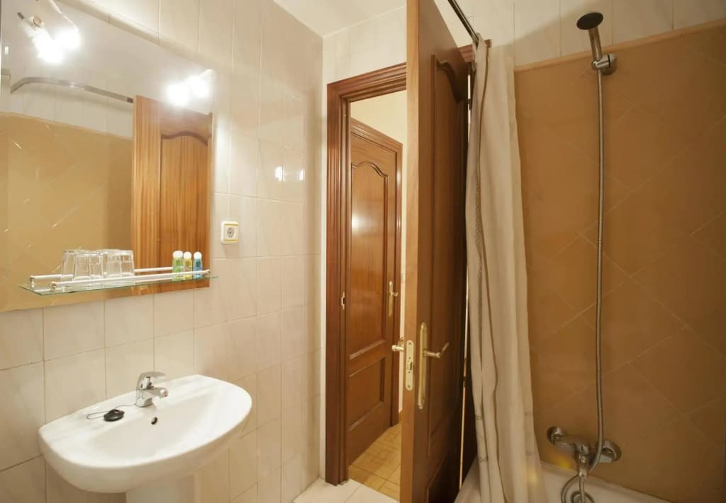 Hostal Maria Luisa - photo 9