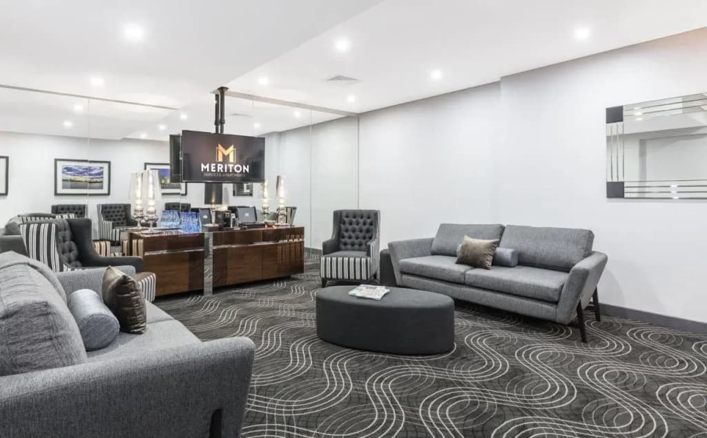 Meriton Suites World Tower - photo 1