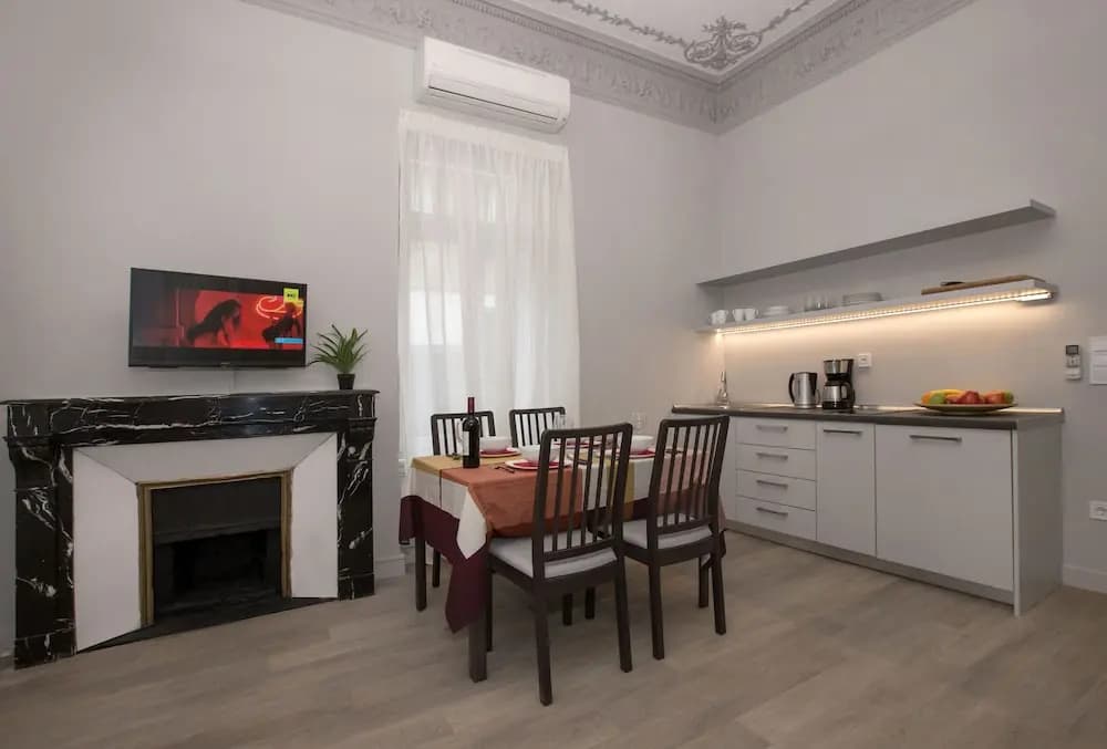 Magnificent Neoclassical apt in Syntagma by GHH - photo 12