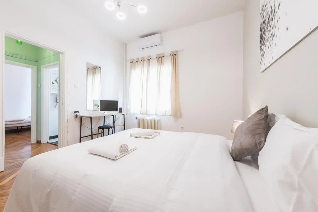 Cute and central apt for 3 - photo 9