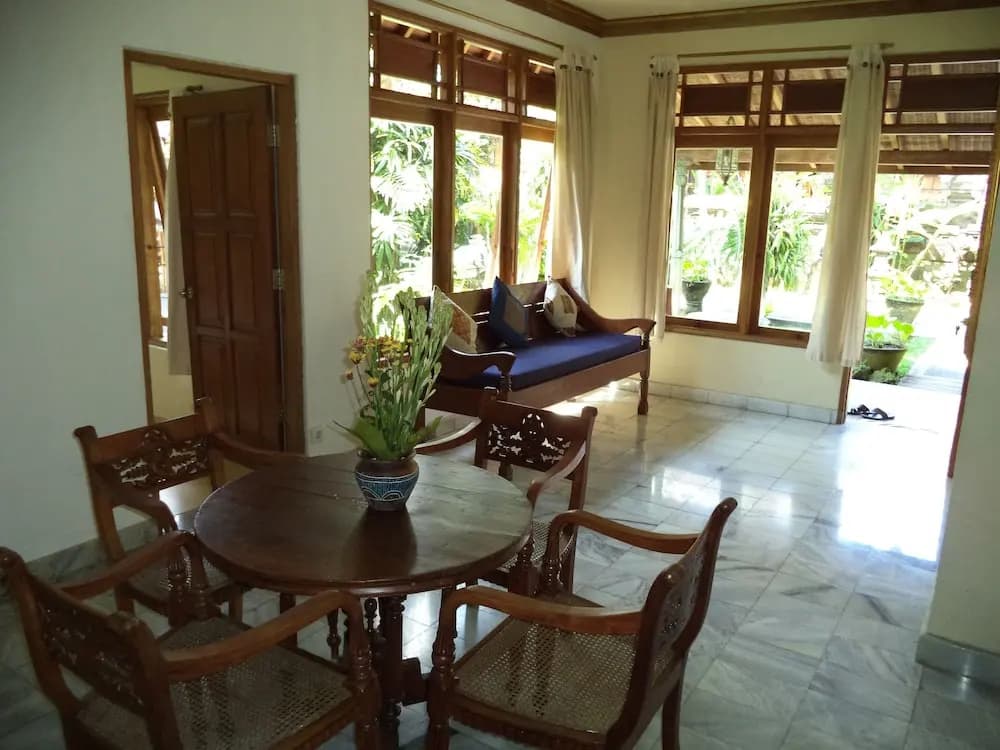 Lokasari Bungalows Spa & Gallery - photo 15