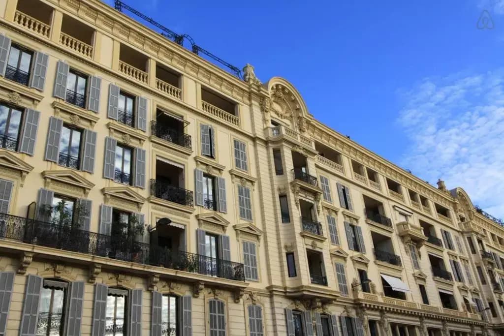 GRAND HÔTEL City Center at 2 minutes walk from the beach - photo 1