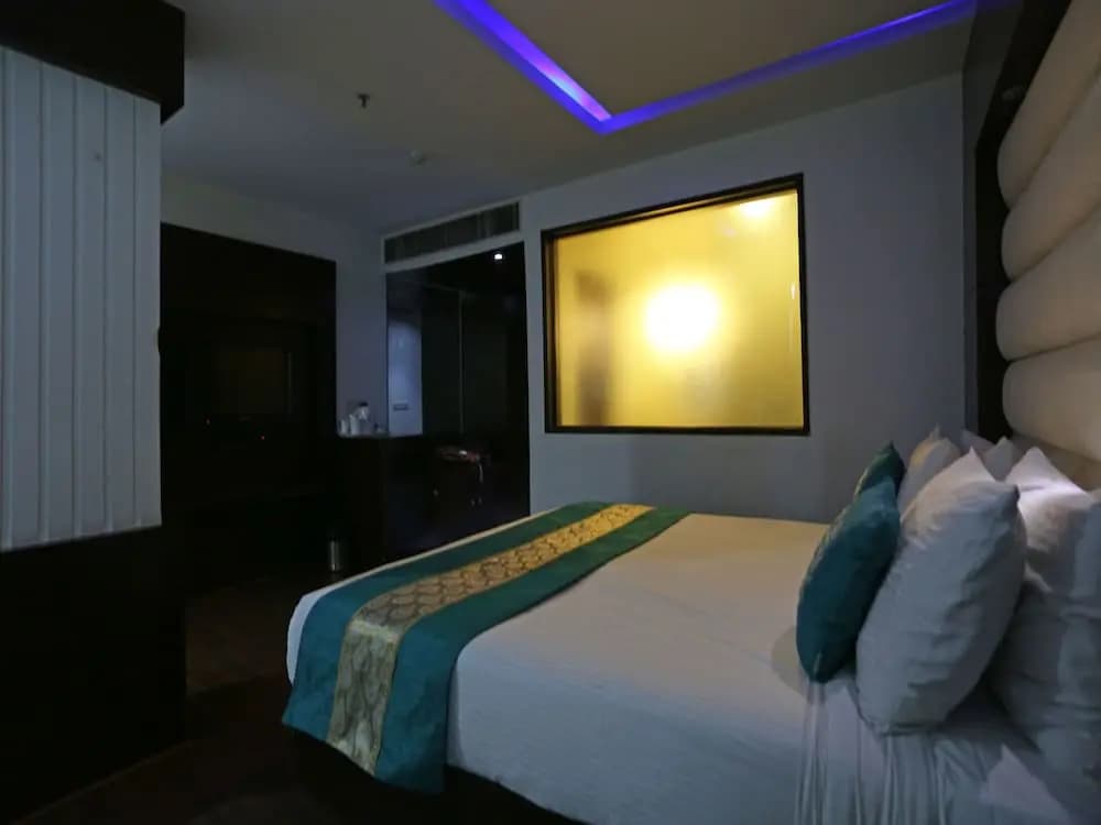 Hotel Mint Park Blue by OYO - photo 7