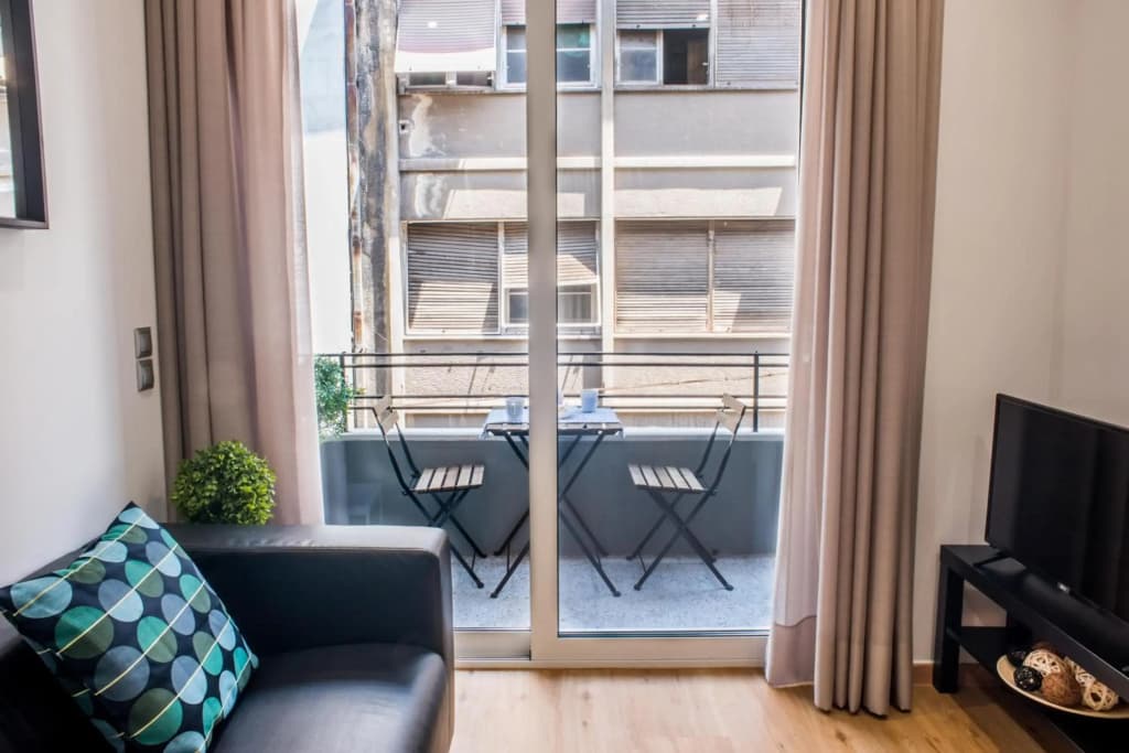 A22 Irresistible modern flat with balcony@centre - photo 5