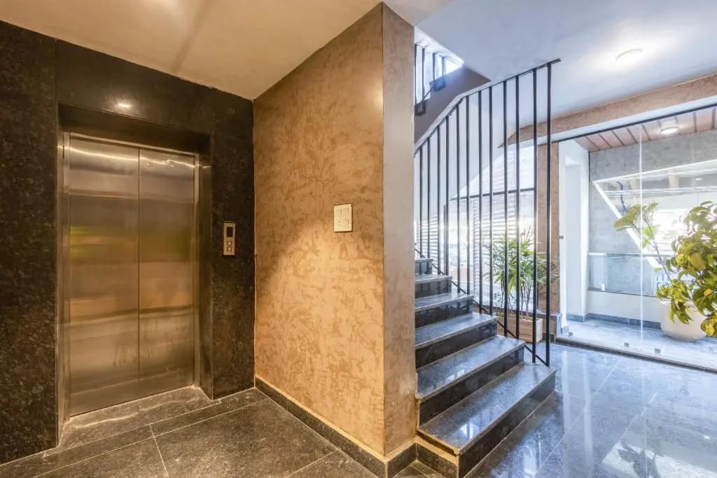 Saltstayz Premier - Paschim Vihar - photo 33