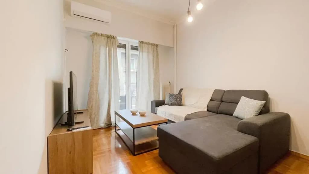 Kodrigktonos Central 77sqm apt in Viktoria - photo 2