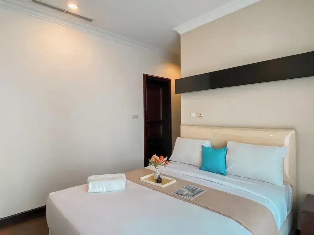 Spacious And Modern Look 3Br Bellezza Apartment - photo 4