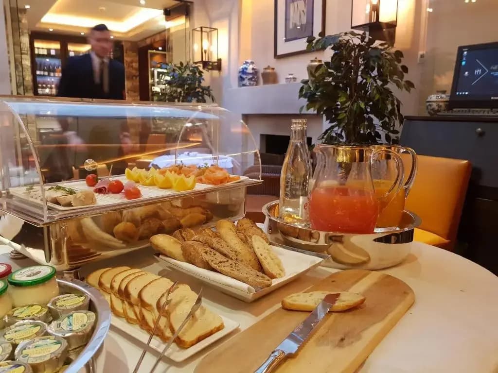 Hôtel Montaigne - photo 10