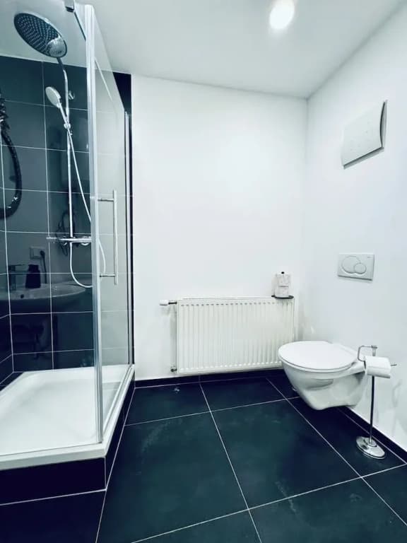 Comfortable Room Near Kaufpark Alterlaa - photo 7