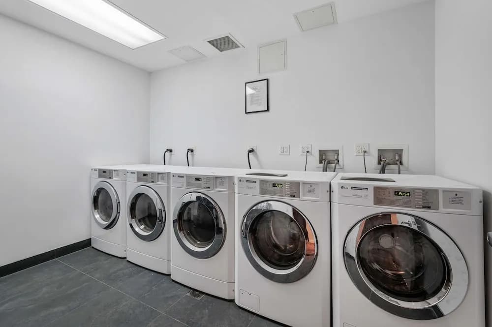 17john: Queen Studio Apartment - Disability Access - photo 4