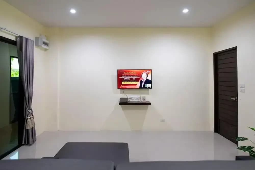 Thip Thip Hotel - photo 15