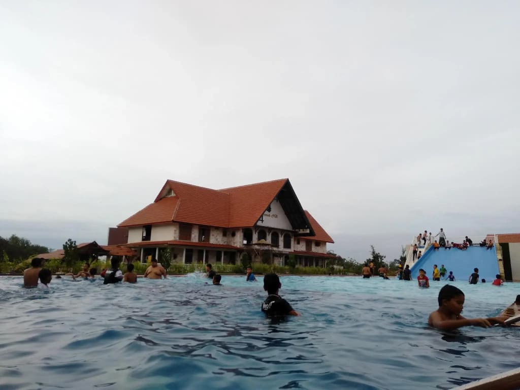 Savanna Hill Resort - photo 9