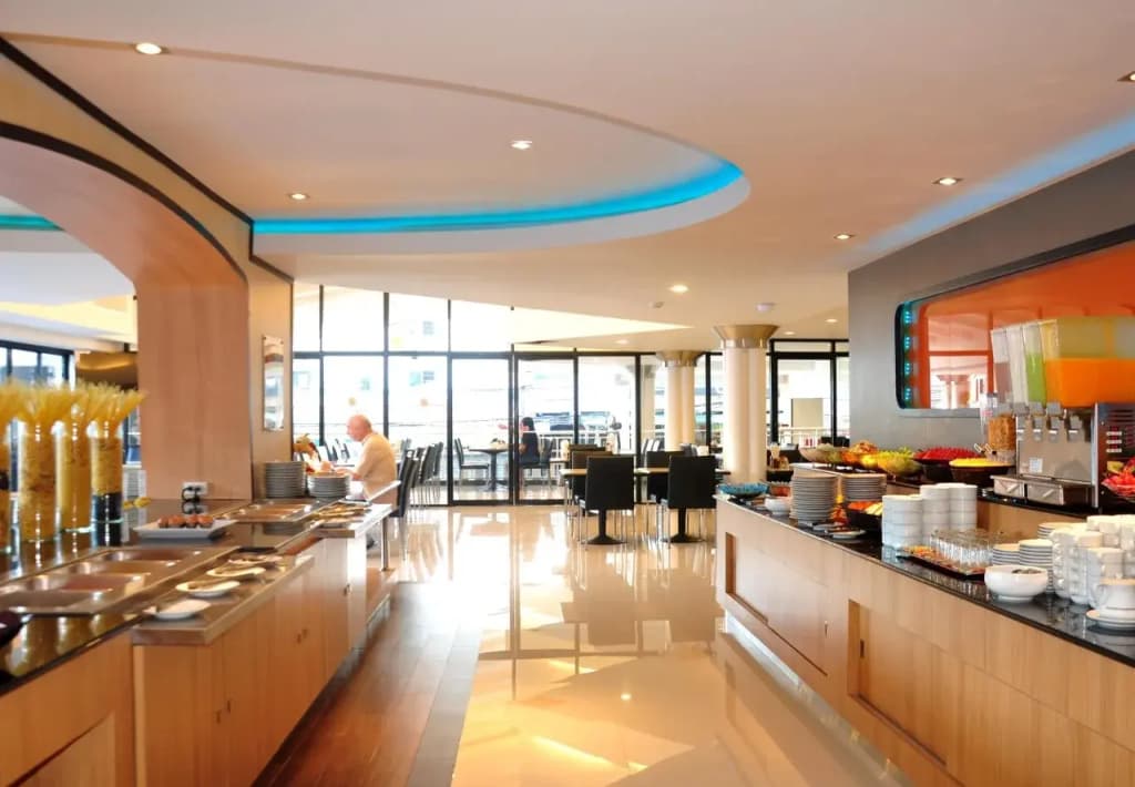 Flipper Lodge Hotel - photo 13
