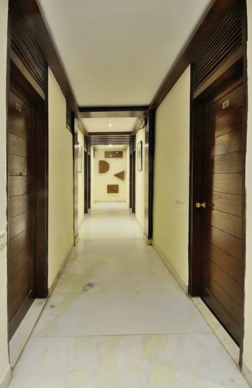 Hotel The Raj, New Delhi - photo 12