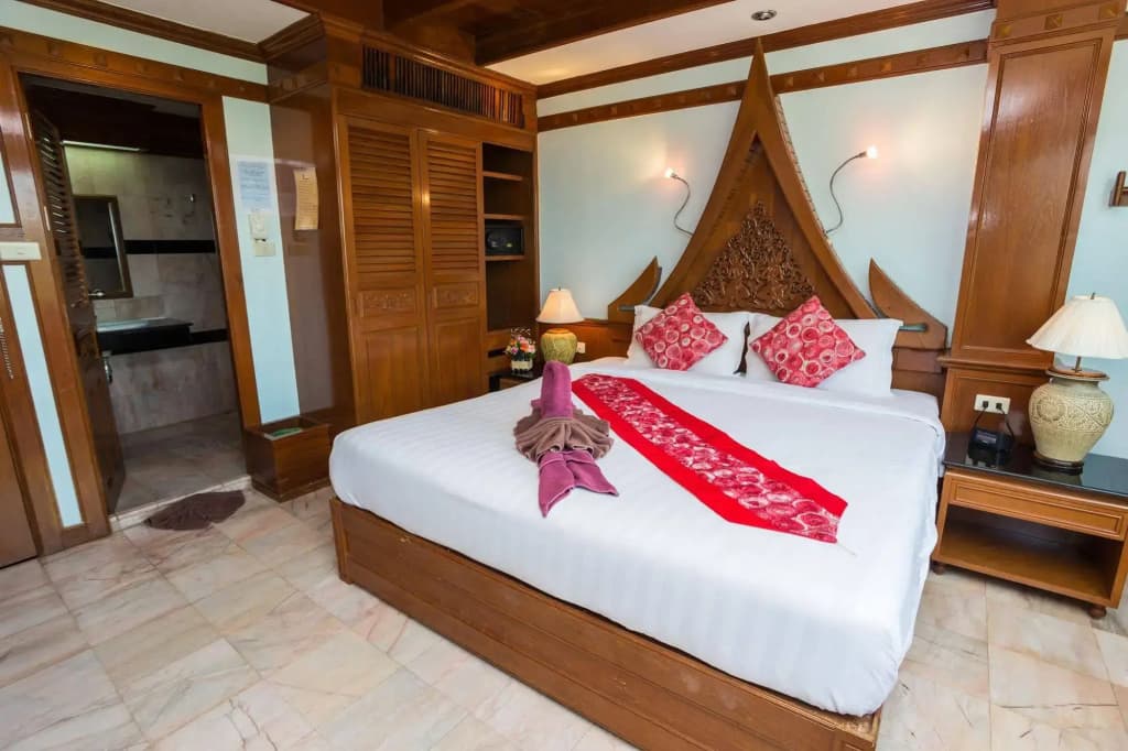 Grand Blue Hotel - photo 6