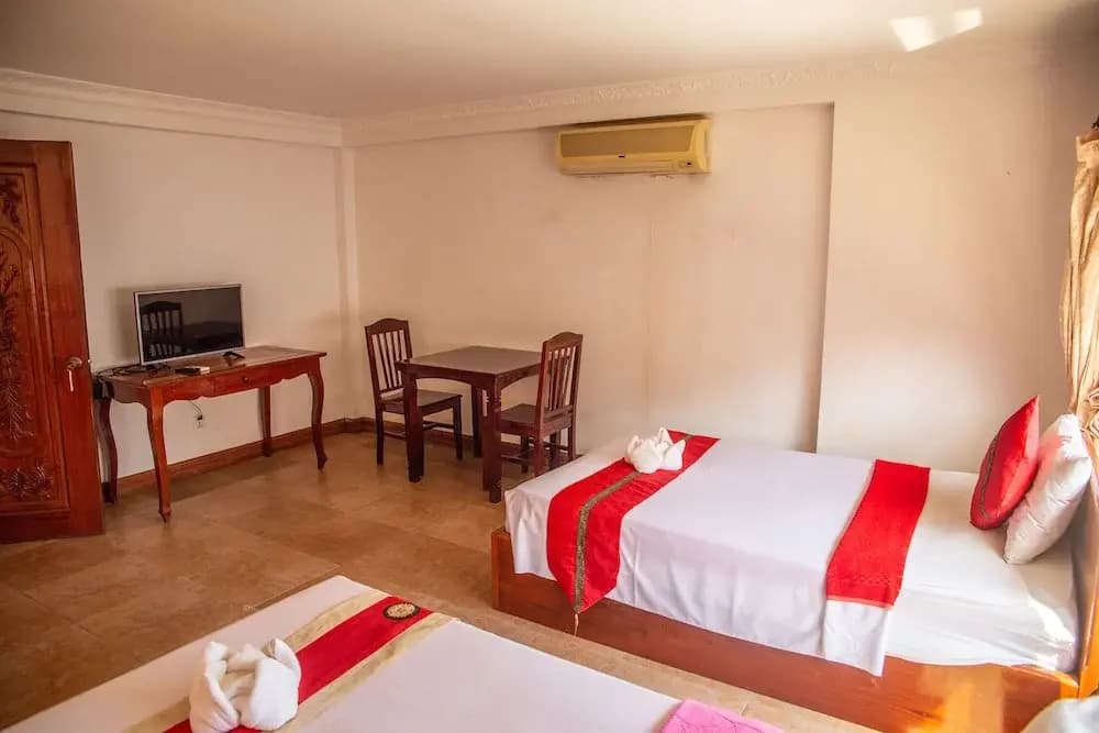 Hotel Rajdhani Palace - photo 3
