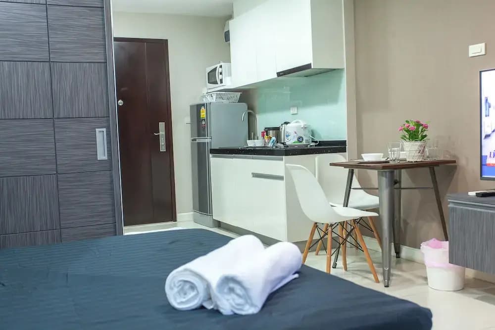 Sukhumvit 64 Pool View Apartment - photo 5