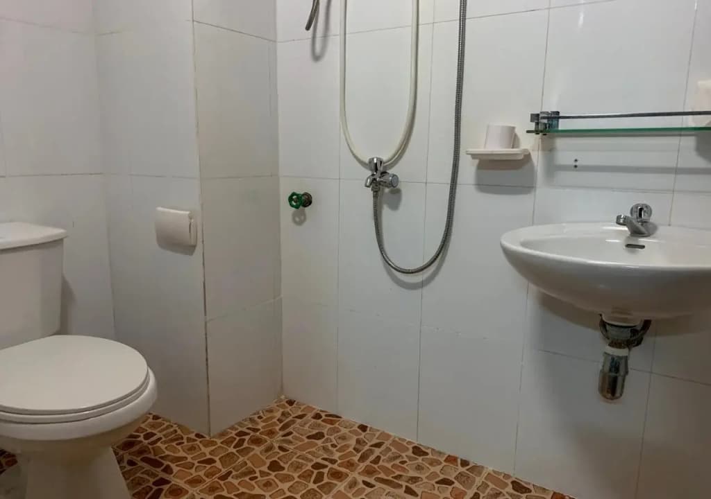 Cheata Inn - photo 8