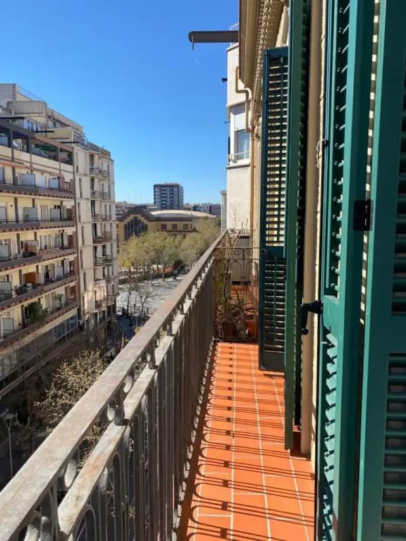 2 Bdr Eixample Apartment - photo 9