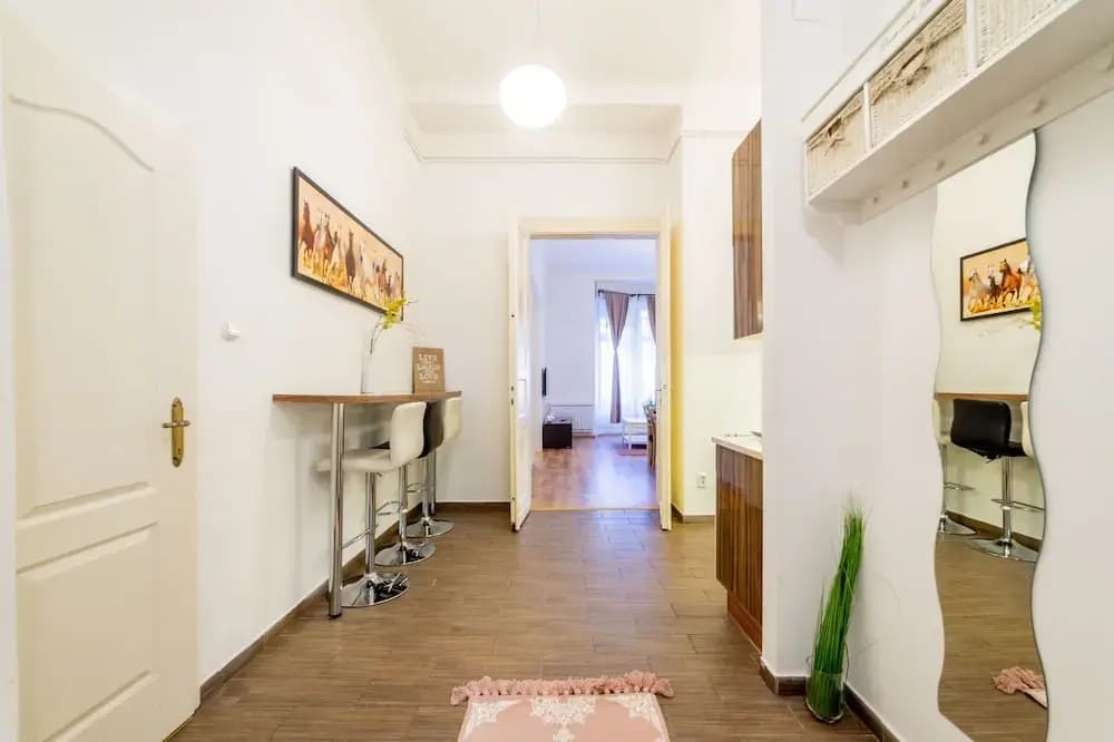 Real Apartments Lovag - photo 13