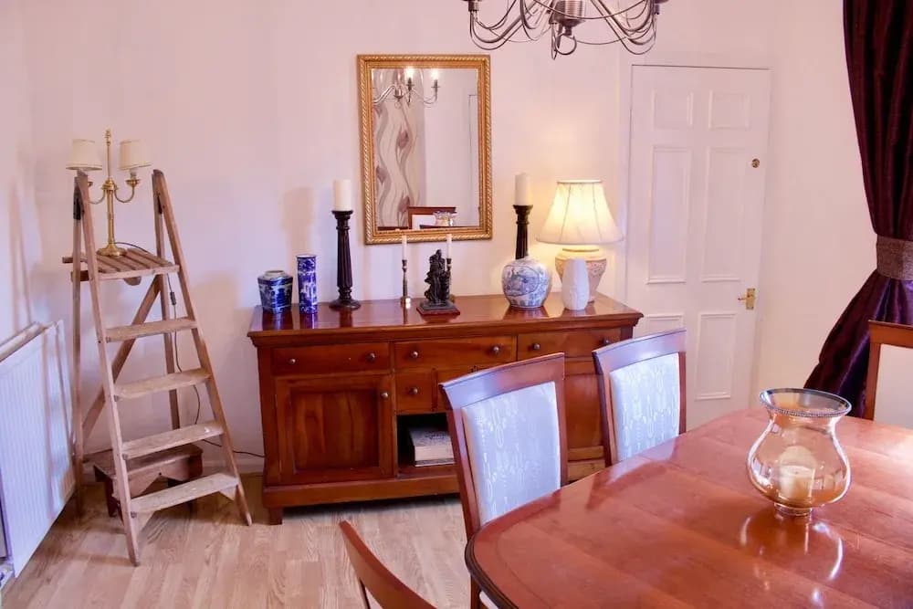 2 Bedroom Central Edinburgh Flat - photo 3