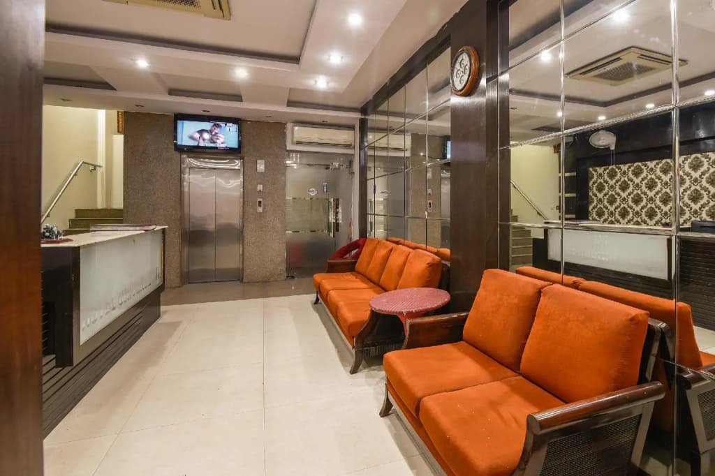 OYO 1908 Hotel Universe Inn - photo 2