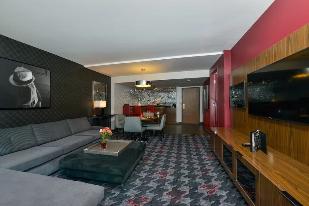 D Bar - photo 13
