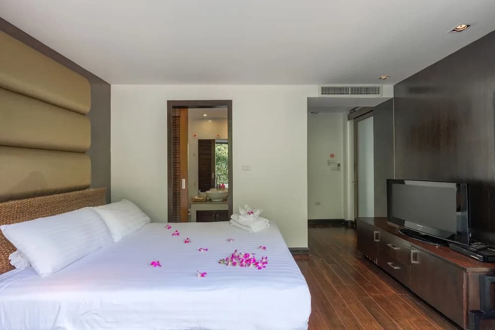 Spectacular Seaview Pool Villa Kalim 6 - photo 2