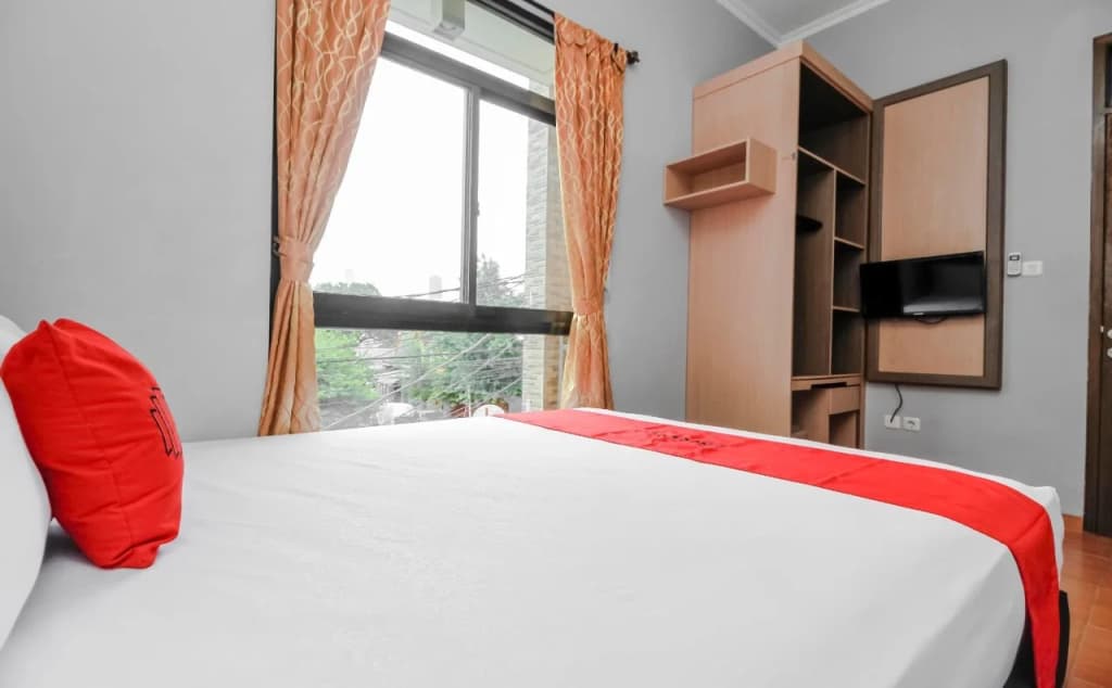 RedDoorz near Manggarai Station 2 - photo 5