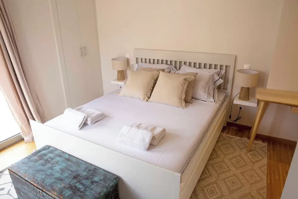 Contemporary Athenian Escape GHH - photo 2