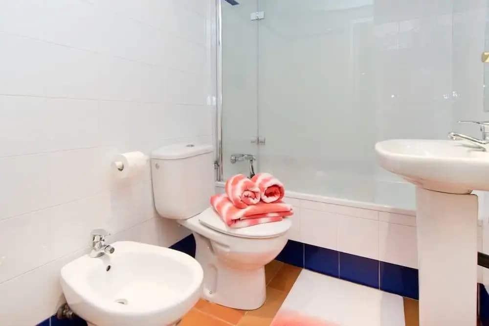 Puerta Del Sol II Apartment - photo 8